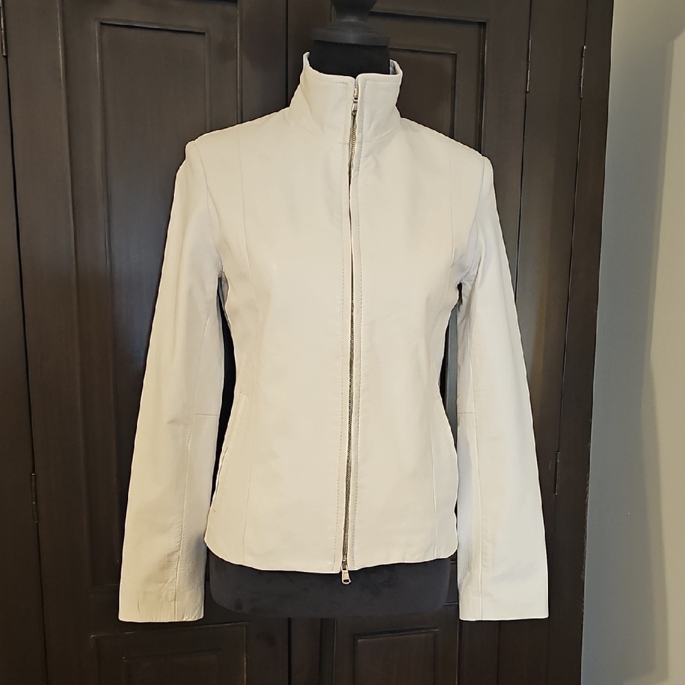 Women's White Italian Leather Jacket - Picture 4 of 17